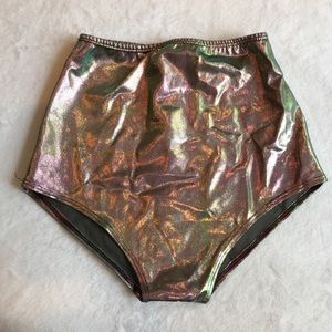 Ravewithmigente Berlin mood hot shorts ezoo edc